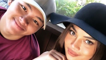 img-title Pamer Foto dengan Kekasih, Aldy Maldini Kena Sindir Netizen