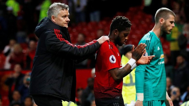 Mantan bek tengah Manchester United Rio Ferdinand menilai Setan Merah telah kehilangan arah sejak Sir Alex Ferguson pensiun tahun 2013.