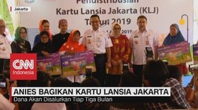 VIDEO: Gubernur DKI Anies Bagikan Kartu Lansia Jakarta