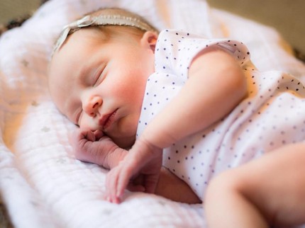 120 Nama Bayi Perempuan Islami 3 Kata Pembawa Berkah dan Rezeki dari A-Z Beserta Artinya