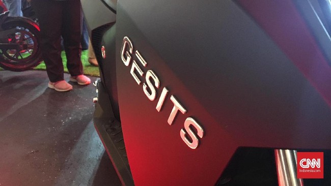 Motor tanpa gas buang ini dijual Rp24,95 juta masih off-the-road dengan penawaran masa garansi selama tiga tahun.