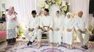 Tangisan Irish Bella-Ammar Zoni Jelang Pernikahan Iris Bella dan Ammar Zoni baru saja menggelar pengajian jelang pernikahannya. Acara digelar dengan konsep serba putih yang khidmat dan mengharukan.
