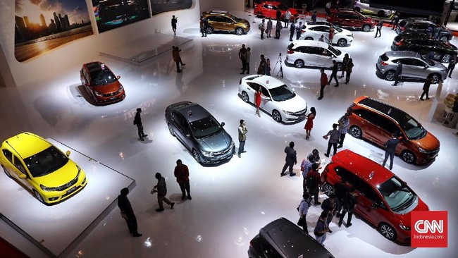 Jumlah transaksi IIMS 2019 merupakan akumulasi dari total unit kendaraan yang terjual sebanyak 15.928 unit, terdiri dari 13.288 unit mobil dan 2.640 unit motor.