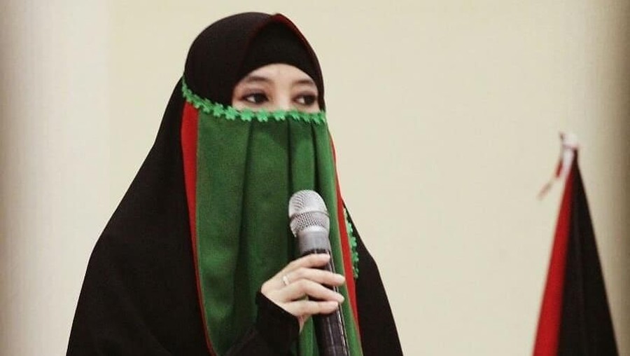 Aktris yang telah memutusnkan untuk hijrah, Peggy Melati Sukma dikabarkan tengah sakit. Ia divonis mengidap tumor di salah satu bagian tubuhnya.