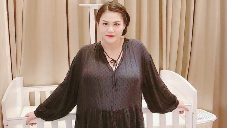 DJ Katty Butterfly berbagi kebahagiaan setelah melahirkan buah hati pertamanya. Selamat ya!