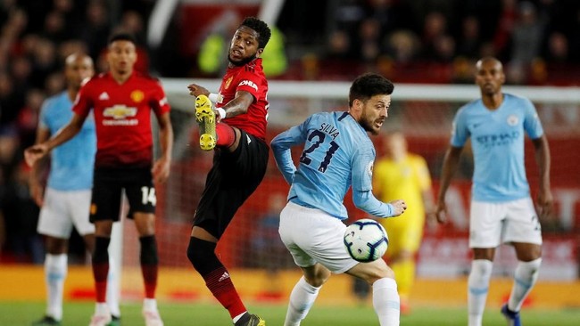 Mantan kapten Manchester United Roy Keane menuduh Fred sengaja membiarkan Manchester City mencetak gol kedua saat pertandingan Liga Inggris.