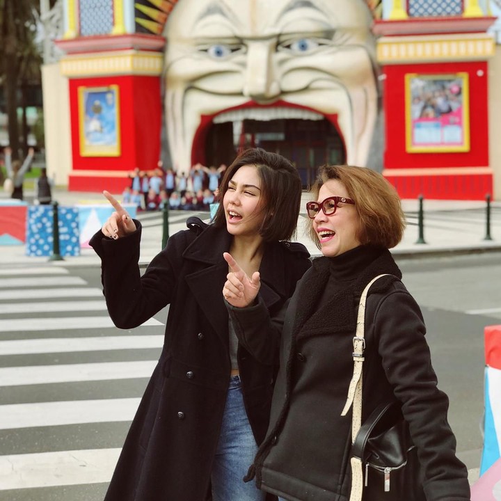Vanesha Prescilla, bungsu tiga bersaudara, yang tak lain adik kandung artis Sissy Priscillia dan Jevin Julian. (Foto: Instagram @vaneshaass)