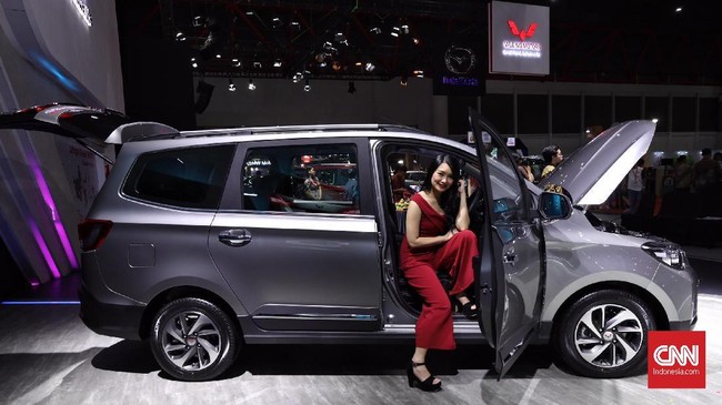 DFSK dan Wuling saling berebut konsumen di pameran otomotif IIMS 2019 yang digelar selama 11 hari di JIExpo Kemayoran, Jakarta.