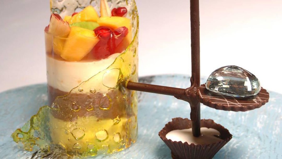 The Fortress Stilt Fisherman Indulgence Berbagai jenis makanan dengan harga yang fantastis di dunia.