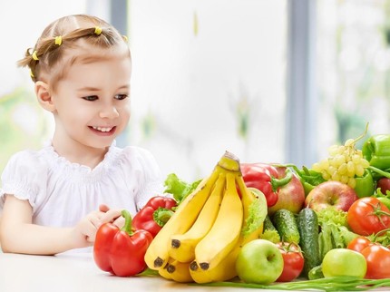 Trik Simpel agar Anak Suka Makan Sayur & Buah Sejak Kecil