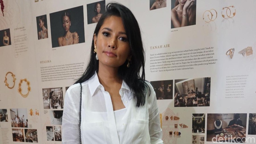 Ayushita dan Titi Rajo Bintang Ayushita dan Titi Rajo Bintang