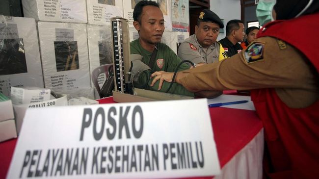 KPU juga mencatat ada 1.470 petugas yang sakit. Sementara anggota Polri yang tewas 16 orang dan petugas pengawas pemilu yang tewas 33 orang.