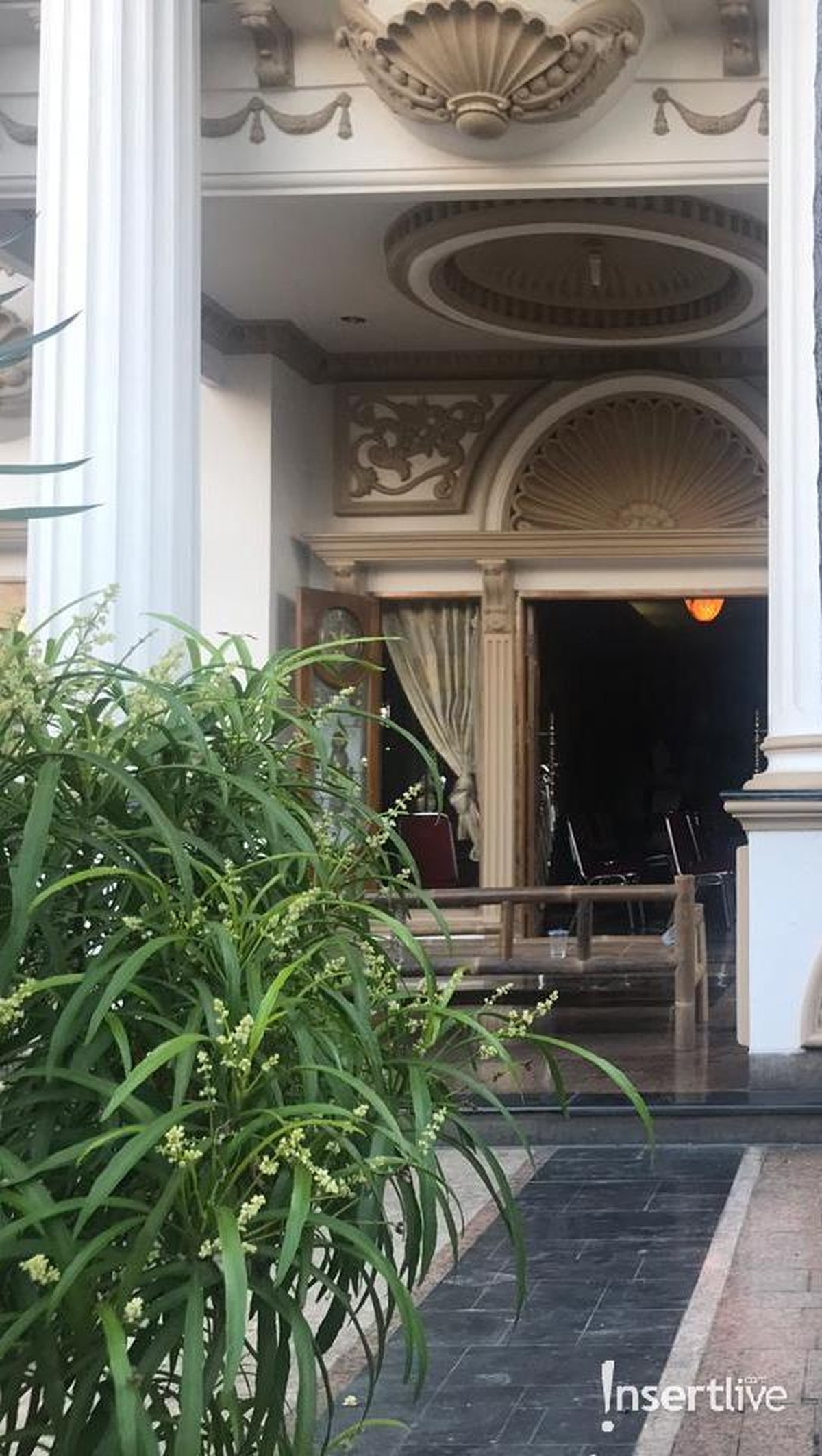 Situasi terkini rumah Muzdalifah jelang pernikahan kelimanya dengan Fadel Islami&period; Seperti apa ya&quest;