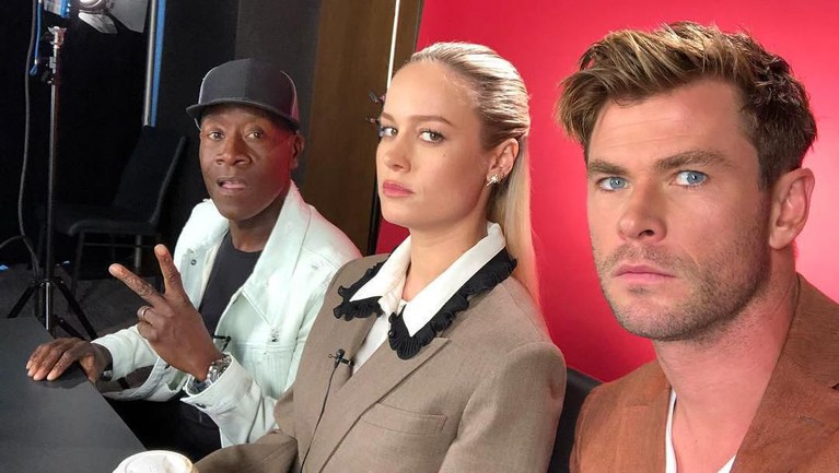 Kebersamaan Pemain 'Avengers: Endgame' Tanpa Kostum Superhero Tidak hanya akrab saat menjadi pahlawan super di Avengers, para aktor ini juga akrab saat berperan saat jadi manusia biasa. berikut potretnya.