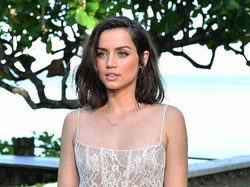 Ben Affleck Santai Kencan dengan Ana de Armas di Tengah Wabah Corona
