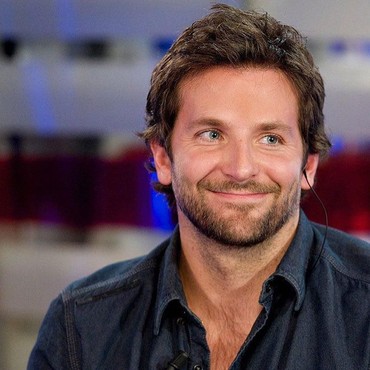 Bradley Cooper Kenang Momen Telanjang di Lokasi Syuting selama 6 Jam