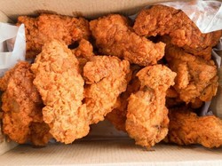 Rahasia Kulit Ayam Goreng Renyah Kriuk Ternyata Pakai Bahan Kue Ini