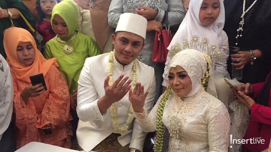 Muzdalifah dan Fadel Islami telah resmi menjadi suami istri.