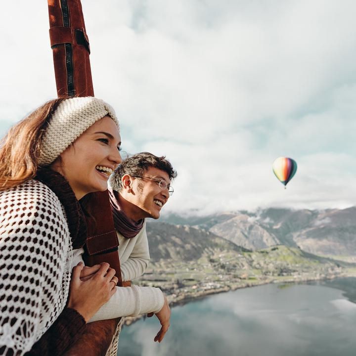 Keindahan New Zeland nampaknya ikut memikat pasangan nyentrik satu ini. (Foto: Instagram @nadinelist)