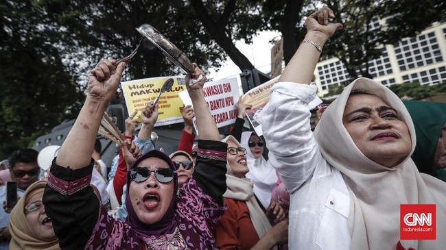 Bawaslu Kota Pariaman, Sumbar, menyebut sasaran oknum politik sudah bergeser dari kalangan anak muda ke kaum emak-emak.