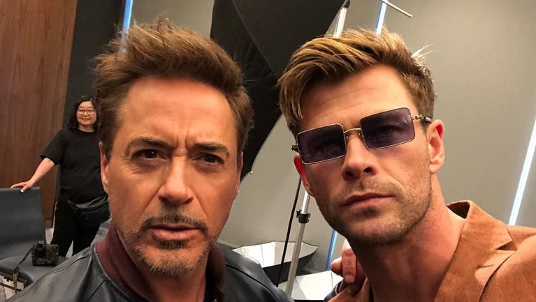 Kebersamaan Pemain 'Avengers: Endgame' Tanpa Kostum Superhero Tidak hanya akrab saat menjadi pahlawan super di Avengers, para aktor ini juga akrab saat berperan saat jadi manusia biasa. berikut potretnya.