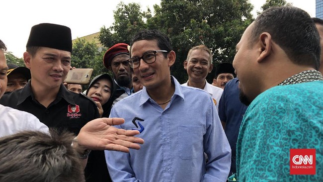 Sandiaga Uno mengaku ingin fokus mengawal rekapitulasi suara Pemilu 2019 dan belum ingin membahas rencana pertemuan dengan Ma'ruf Amin.