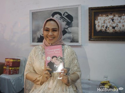 Cerita Bupati Karawang Luncurkan Buku untuk Memotivasi Single Mom