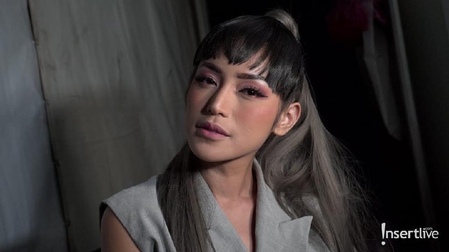 Jessica Iskandar sindir balik netizen yang sering menuliskan komentar sindiran pada dirinya. 