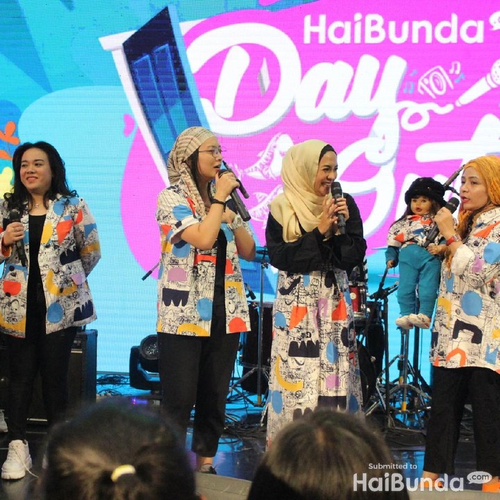 <div dir="auto" style="font-family: sans-serif; font-size: 12.8px;">Rangkaian acara di HaiBunda's Day Out di antaranya lomba merangkak, lomba Baby Shark Dance, lomba bernyanyi. Serta live music dari beberapa mantan penyanyi cilik dengan membawakan lagu anak. (Foto: Yuni Ayu Amida)</div><div dir="auto" style="font-family: sans-serif; font-size: 12.8px;"> </div>