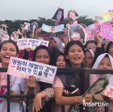 Konser Red Velvet di Jakarta, ReVeluv Padati Sunburst