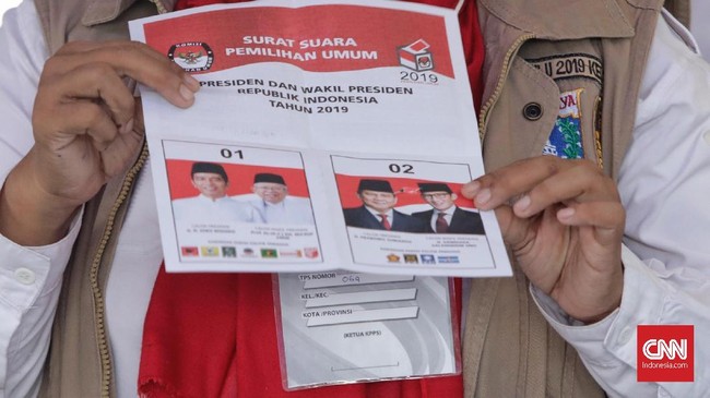 Pengamat menilai partai-partai besar ingin melakukan konsolidasi dan mengamankan gejolak internal di balik ribut-ribut soal kongres dan pergantian kepemimpinan.