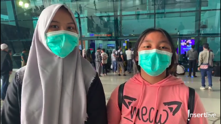Yeay! Red Velvet tiba di Jakarta. Seperti apa sih suasana kedatangannya di Bandara Soekarno Hatta?
