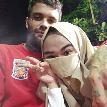 Beredar Foto Diego Michiels dengan Seorang Wanita, Pacar Baru?