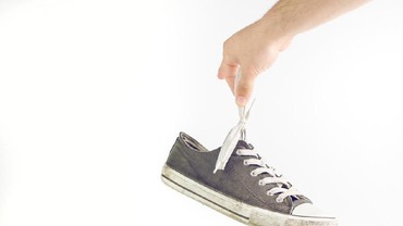 img-title Gegara Ukuran Sepatu, Pria Ini Diputusin Pacarnya & Dituding Selingkuh
