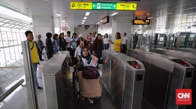FOTO : Penyandang Disabilitas Cicip Fasilitas LRT
