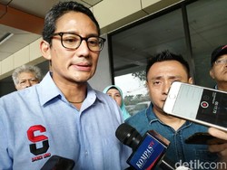 Respons Aksi Borong Masker, Sandiaga: Nggak Perlu!