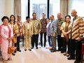 BJ Habibie Jenguk Ani Yudhoyono di Singapura