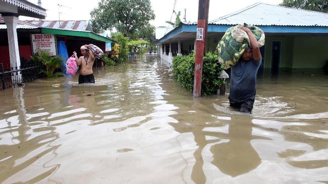 Korban Meninggal Banjir-Longsor Bengkulu Tembus 30 Orang BNPB menyebut jumlah korban banjir terbanyak berada di Kabupaten Bengkulu Tengah, 24 orang, dan tiga lainnya masing-masing di Kota Bengkulu dan Kepahiang.
