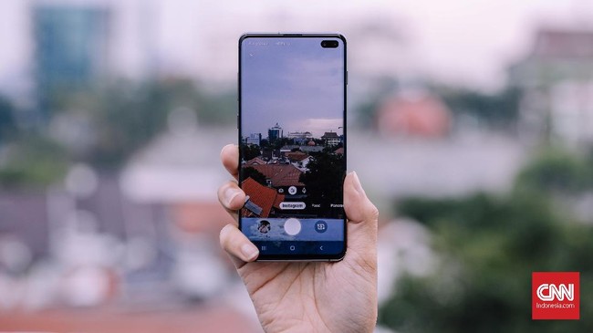 CNNIndonesia.com mendapat kesempatan untuk menjajal varian paling premium, Galaxy S10 Plus yang menjadi cerminan perjalanan Samsung selama satu dekade.