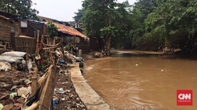 DKI Kerahkan 8.000 Personel Antisipasi 30 Titik Rawan Banjir