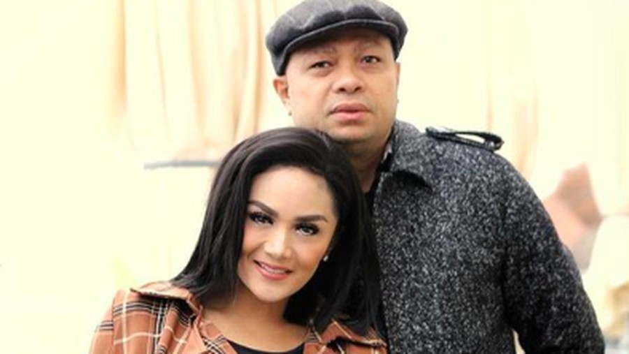 Reaksi Raul Lemos ketika gosip perceraian kembali menyeret rumahtangganya dengan Krisdayanti. 