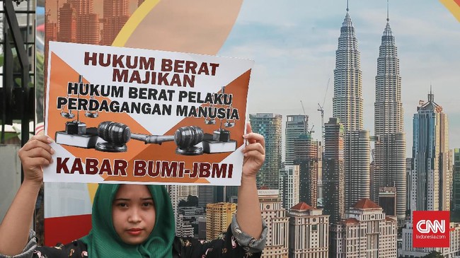 Dua perempuan menjadi korban perdagangan orang bermodus pengantin pesanan di Beijing. Janji manis menikah dengan pria asal China ternyata berujung siksaan.