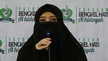 AKHIRNYA BISA BERKOMUNIKASI
