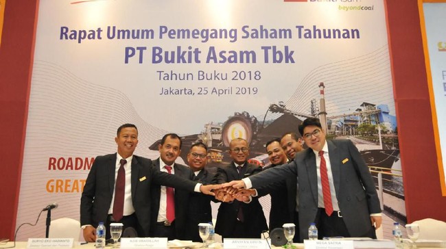 PT Bukit Asam Tbk membagikan dividen sebesar Rp3,76 triliun atau 75 persen dari total laba bersih perusahaan sepanjang 2018 yakni Rp5,02 triliun.