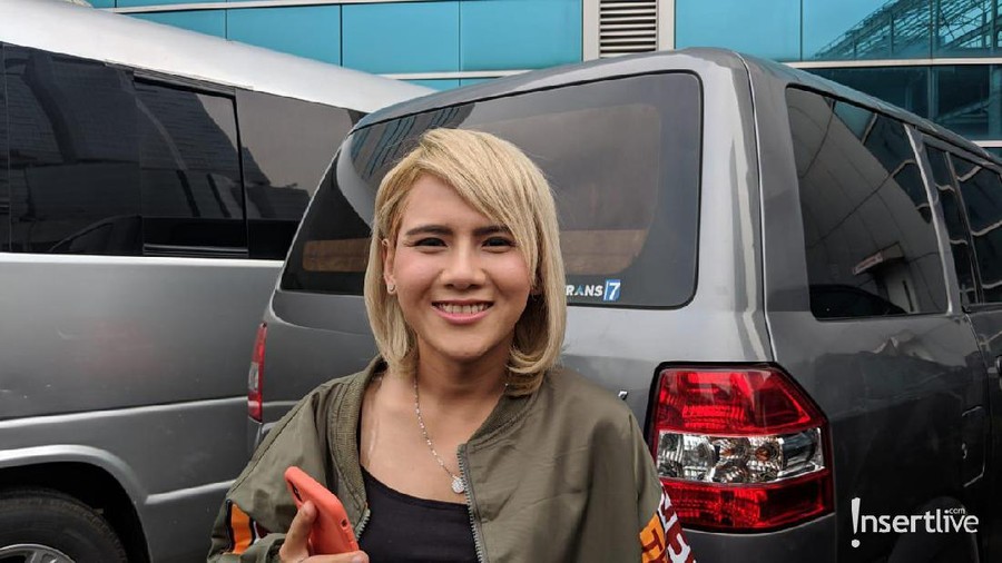 Evelyn Bahas Kemungkinan Rujuk dengan Aming Evelyn dan Aming tidak menutup kemungkinan untuk rujuk.