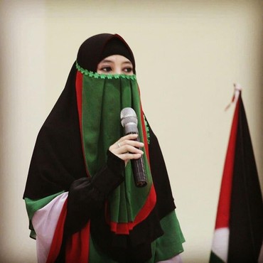 Terungkap, Ini Cerita Pertama Kali Peggy Melati Sukma Pakai Cadar