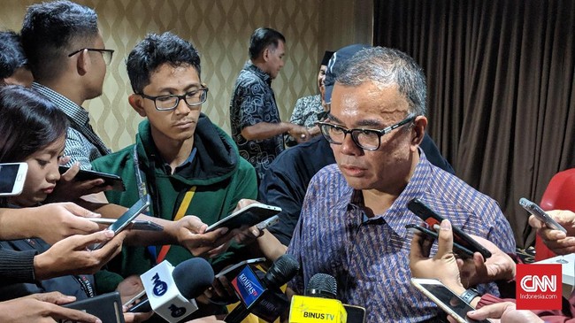 Bara Hasibuan meminta kader yang ingin ia dipecat dari PAN karena perbedaan pendapat usai Pilpres 2019 agar belajar sejarah partai.