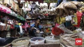 Harga Bawang Putih, Minyak Goreng dan Gula Pasir Kompak Naik