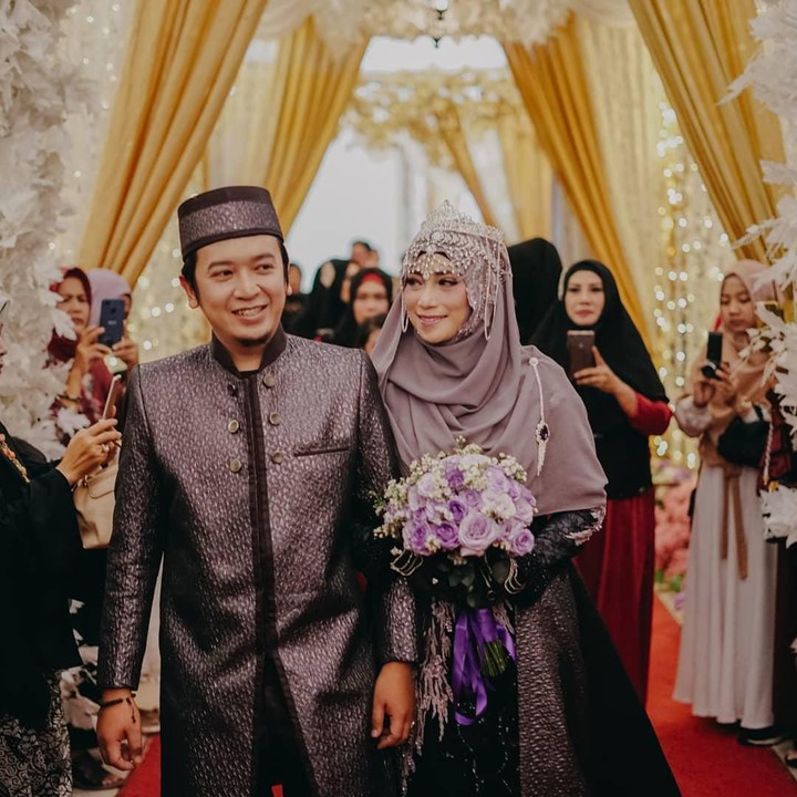 <p>Rinni Chries Hartono atau lebih dikenal sebagai Inka Christie punya kisah romansa yang unik ketika berjodoh dengan Sandiego Africo. (Foto: Instagram/inka_christie99)</p>