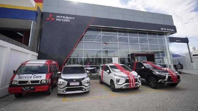 Ada empat dealer Mitsubishi yang bisa dimanfaatkan konsumen Renault antaranya berada di Medan, Pekanbaru, Bekasi, dan Cinere.